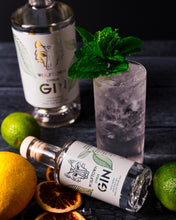 Laden Sie das Bild in den Galerie-Viewer, Wolftown Citrus Gin 20cl &amp; Tumbler Gift Set - Wolftown